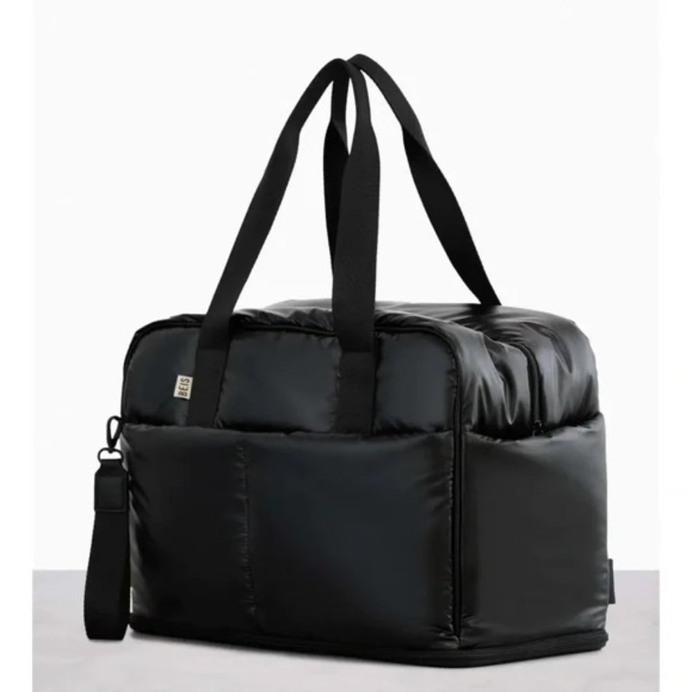 NWT BEIS Expandable Puff Duffle in Black